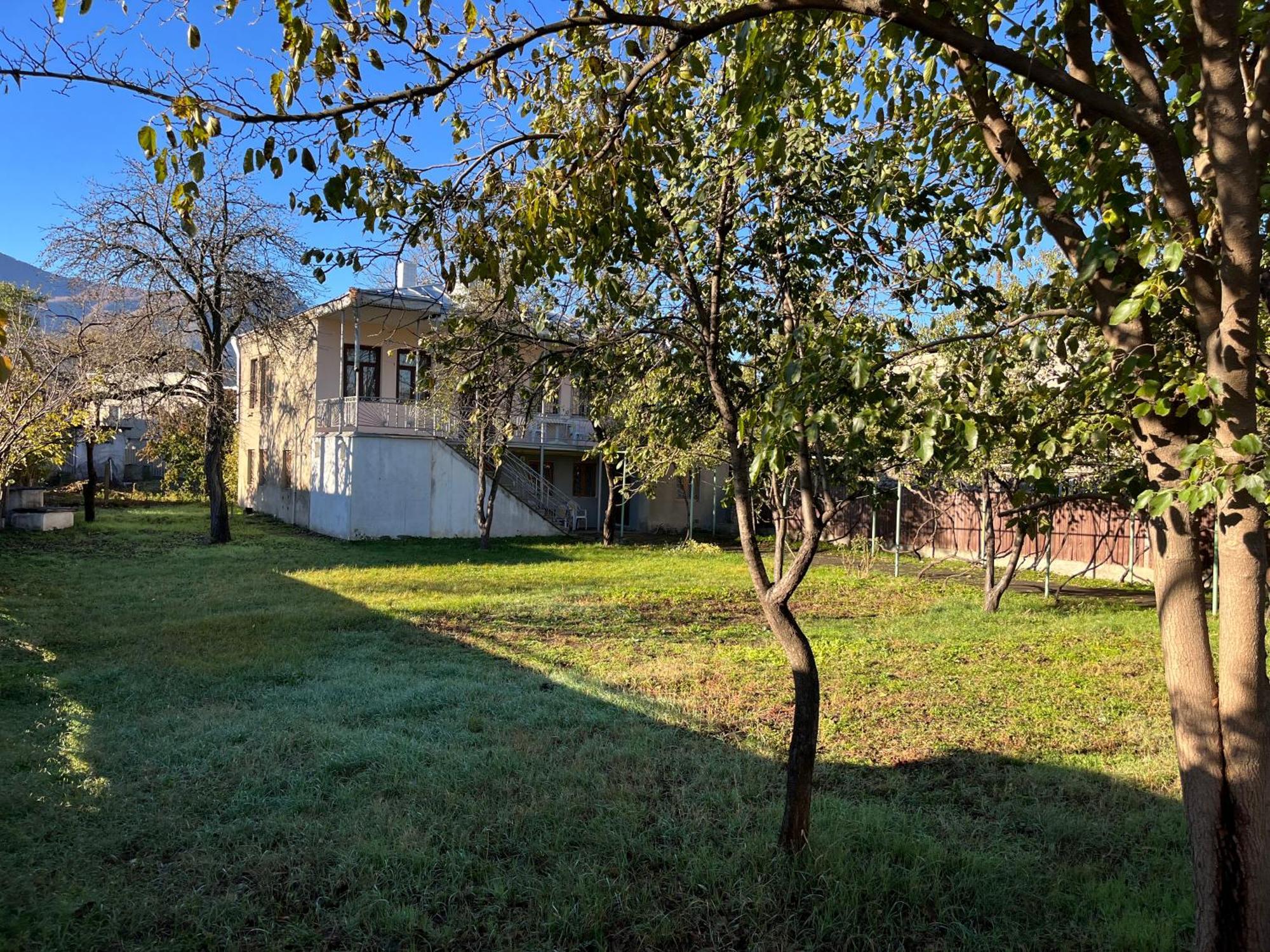 Gvirilas Sakhli Guest House Khashuri Екстериор снимка