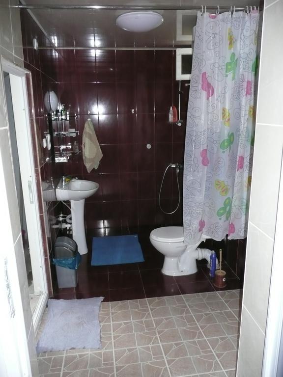 Gvirilas Sakhli Guest House Khashuri Стая снимка