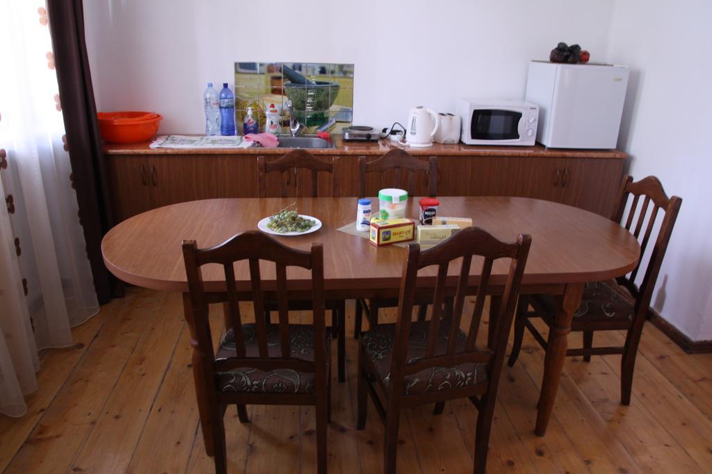 Gvirilas Sakhli Guest House Khashuri Екстериор снимка